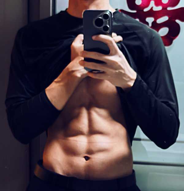 男生 180+，有腹肌是什么体验？