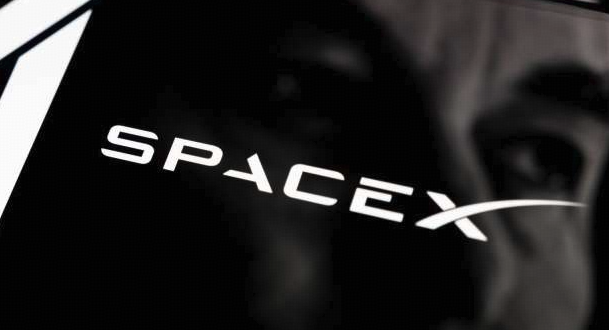 SpaceX 股价连续三个交易日下跌，市值蒸发逾 6000 亿美元，为何会持续下跌？其未来前景如何？