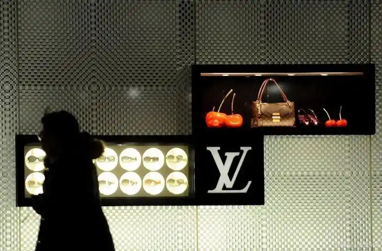 如何看待 LV 在中国维权「杀疯了」，5 年 1000 多起官司，连葡萄酒、酒吧所用器具都不放过？