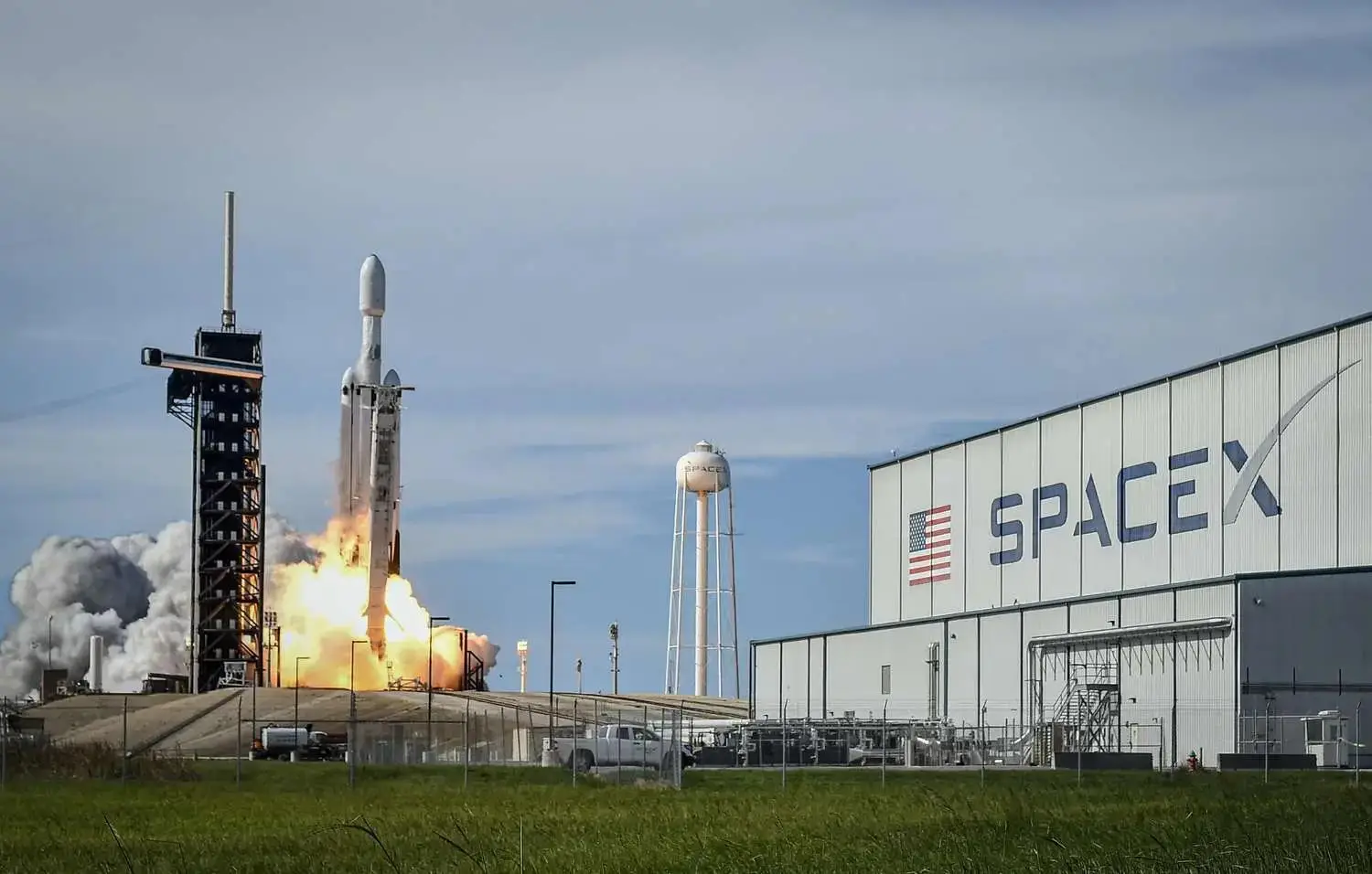 如何评价经济诺奖得主称马斯克是庞氏骗局， SpaceX 上市让普通投资者被迫买单，会对美股带来什么影响？