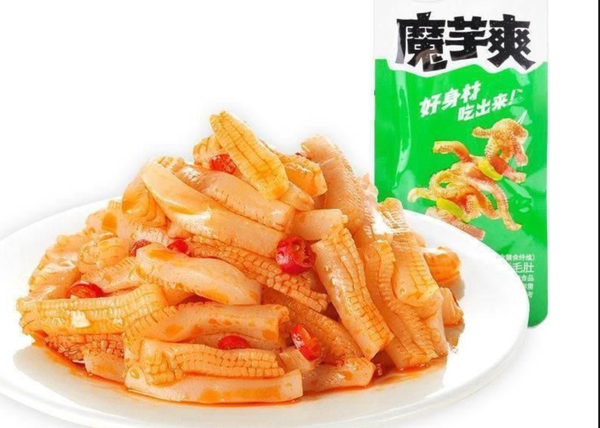 男孩不吃早饭偷吃魔芋爽，妈妈发现后罚他一次性吃完 30 袋，这样做是否太过极端？能有效教育孩子吗？