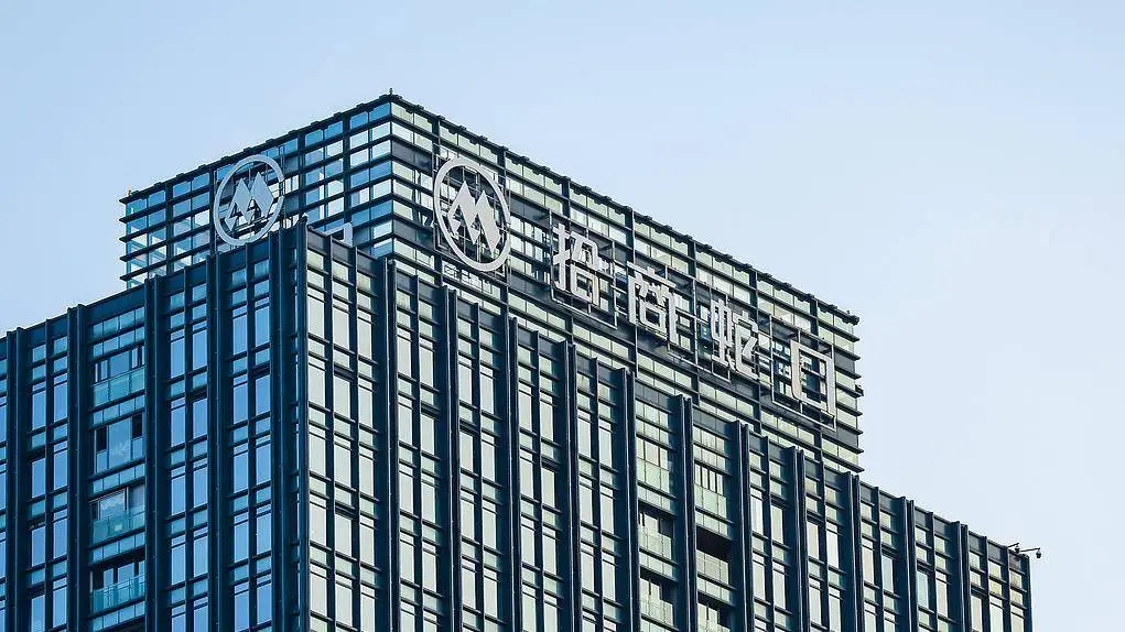 招商蛇口浙江公司负责人赵某峰涉嫌商务饭局中侵犯女性，目前已被免职，接受警方调查，有哪些信息值得关注？