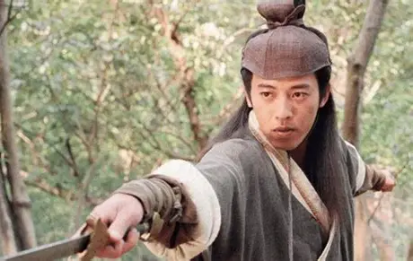 你成立了一个门派，这时来了三个人拜师，分别是令狐冲、陈家洛、韦小宝，你会让谁来当大师兄？