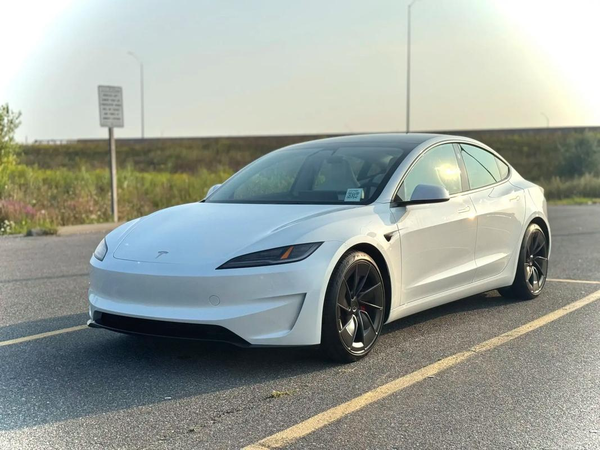 人生第一辆车，家里给了 20W，是选择拥抱新能源还是守旧买油车？