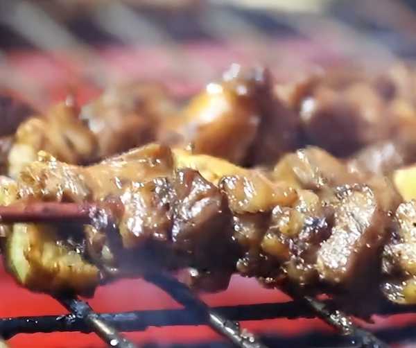 新规禁止居民楼开油烟餐饮，这类餐饮业未来将何去何从？居民区的「苍蝇馆子」以后会不会越来越少了？